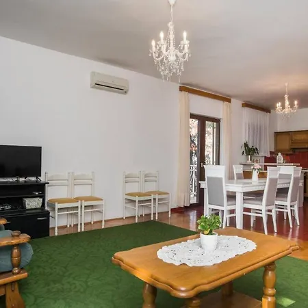 Gaj Brodarica (Sibenik-Knin)