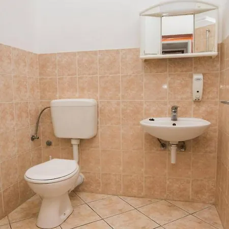 Gaj * Brodarica (Sibenik-Knin)